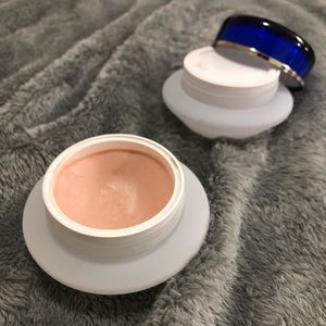 EyeLuminator. Eye cream and pearlizer in one.